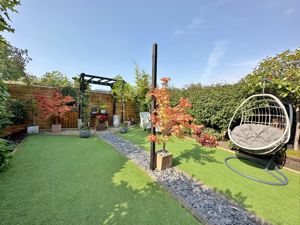 Photo 19- click for photo gallery